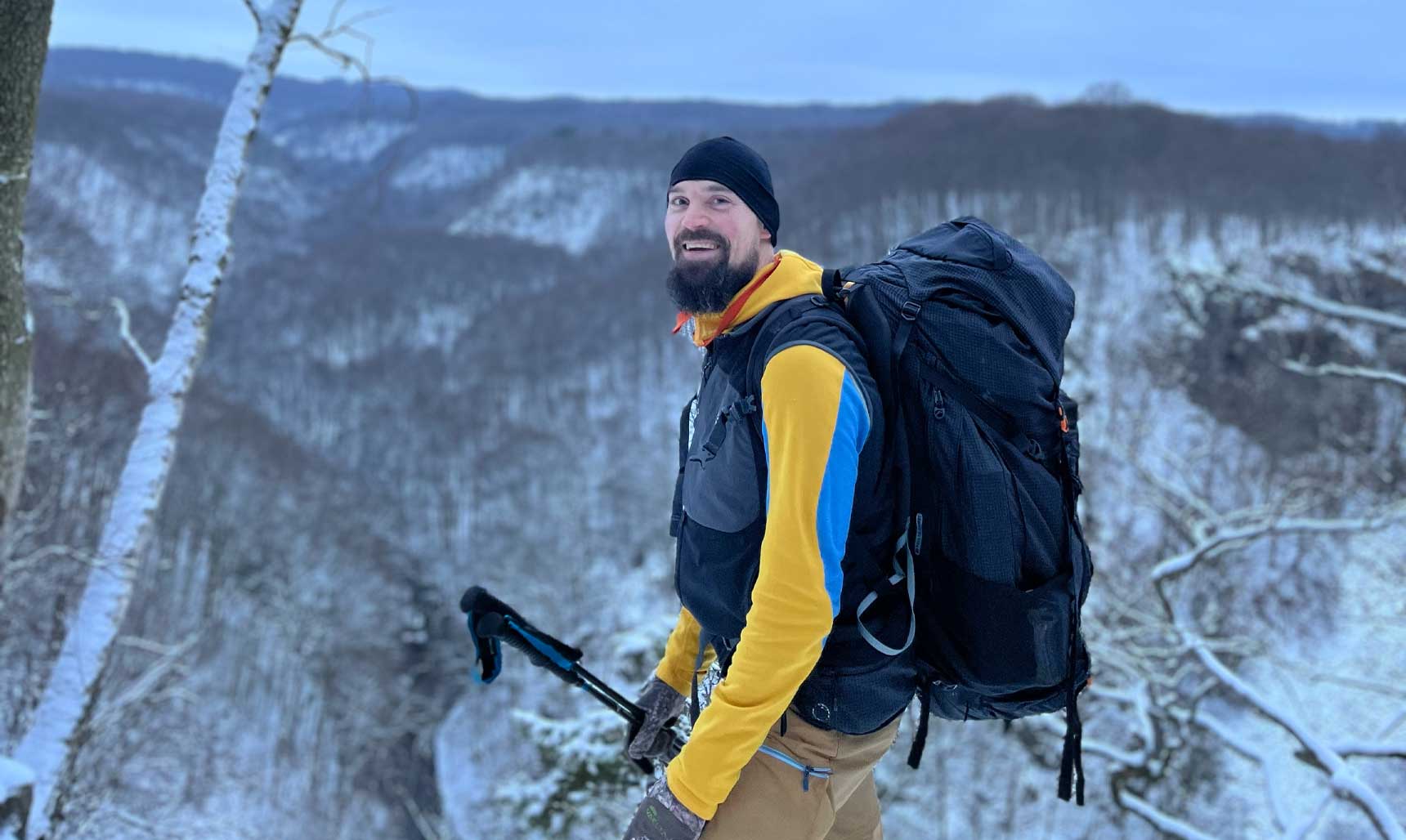 Rasmus Kragh smiler i naturen